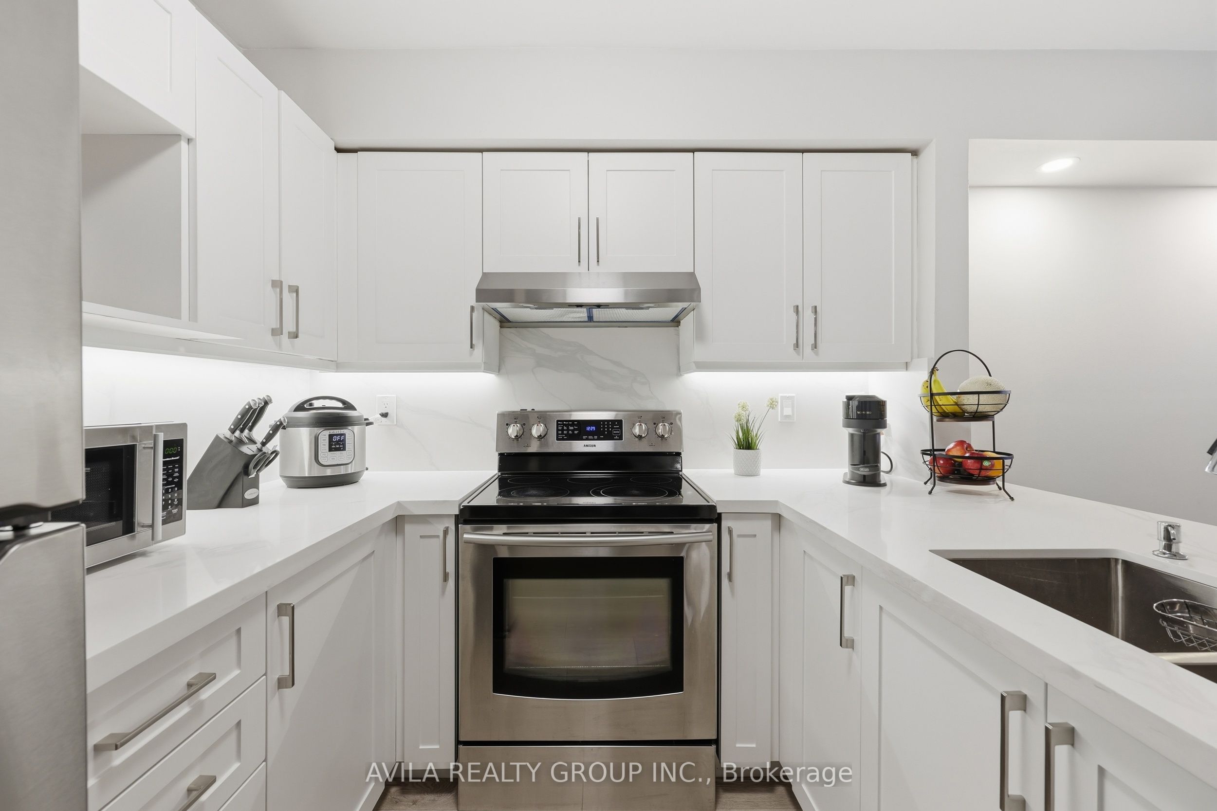 1460 Bishops Gate 203