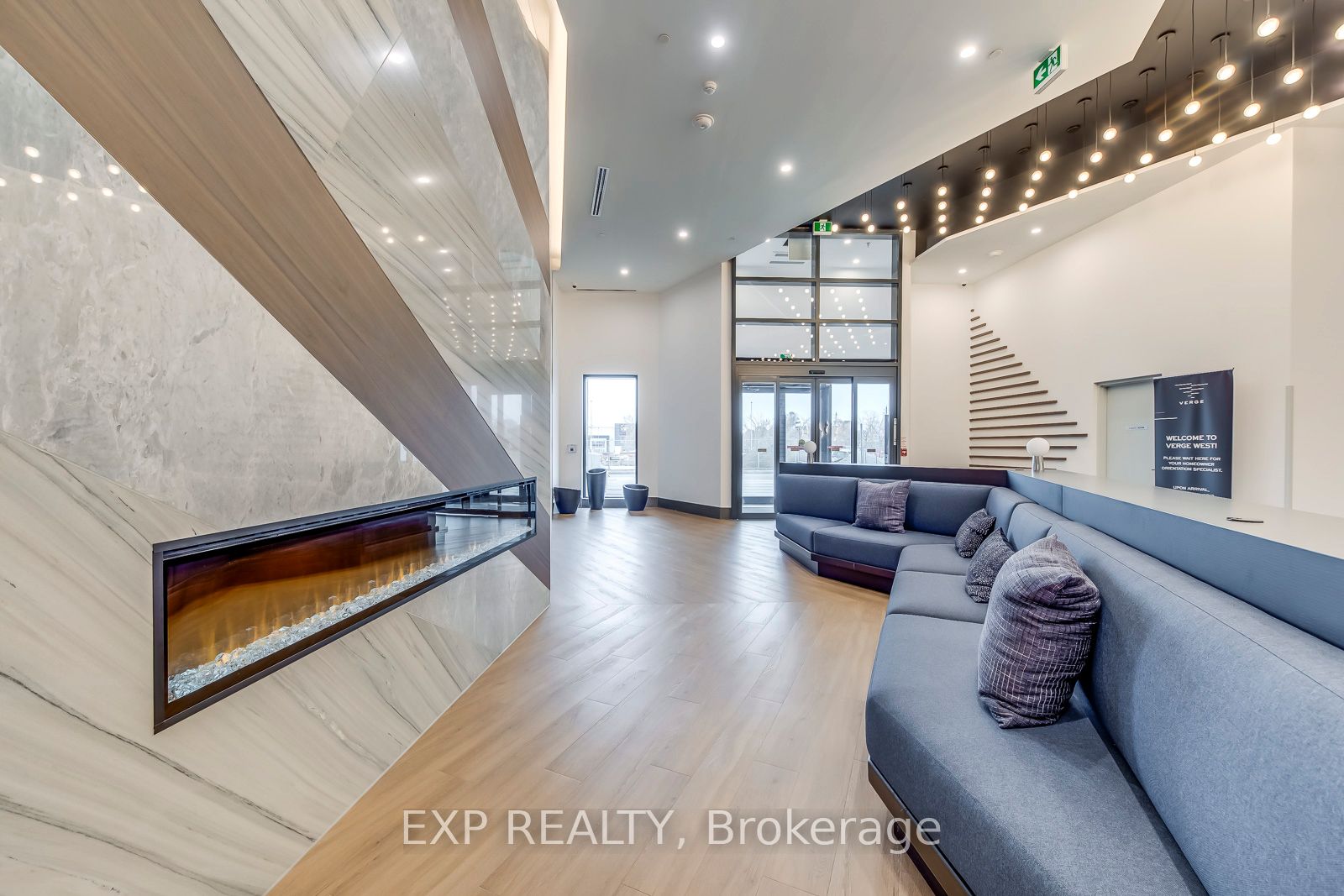 1037 The Queensway N/A 608