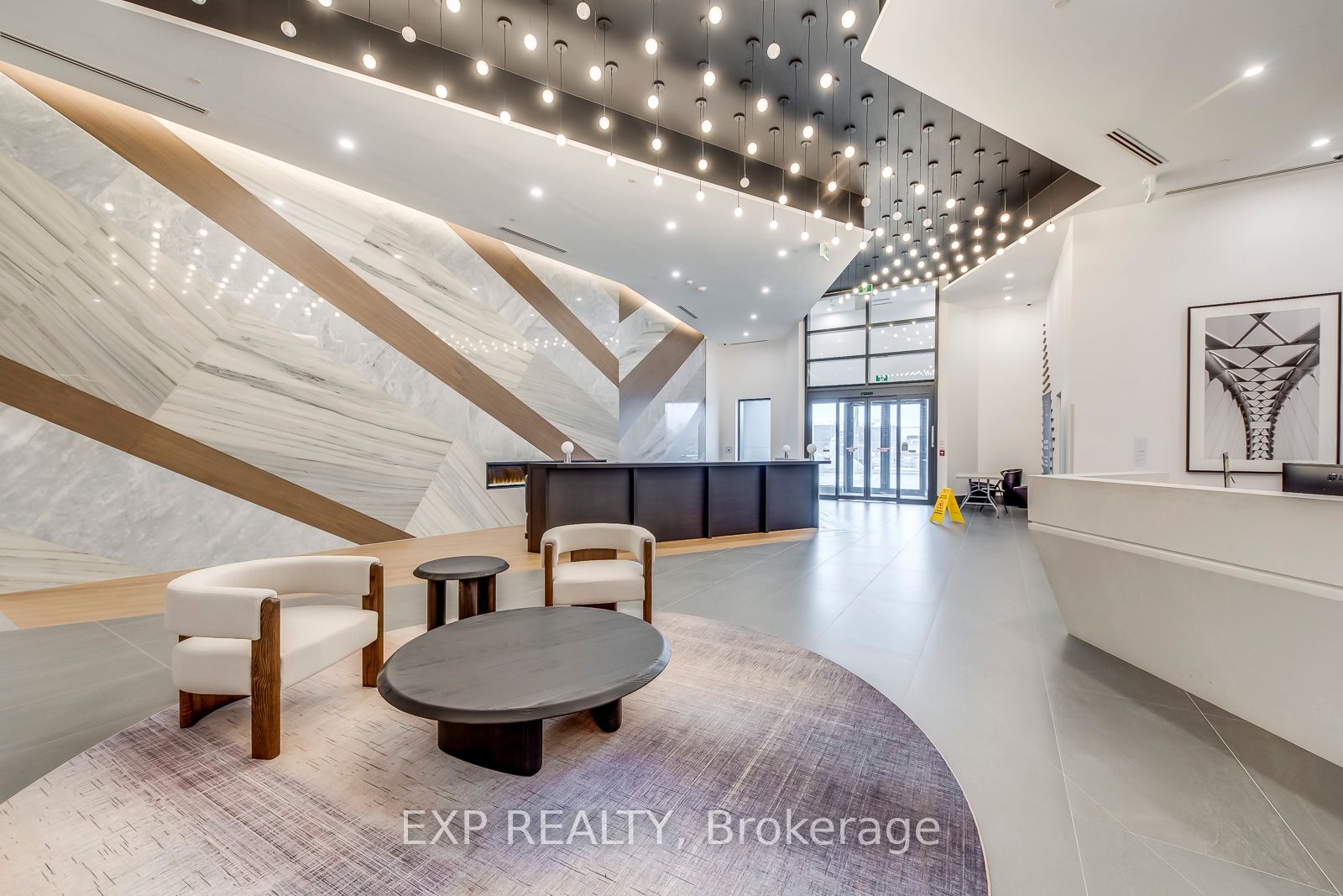 1037 The Queensway N/A 608