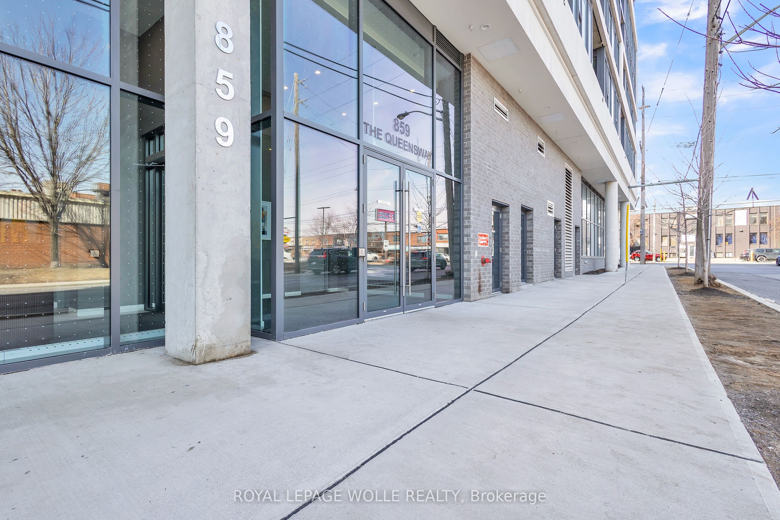 859 The Queensway N/A 412
