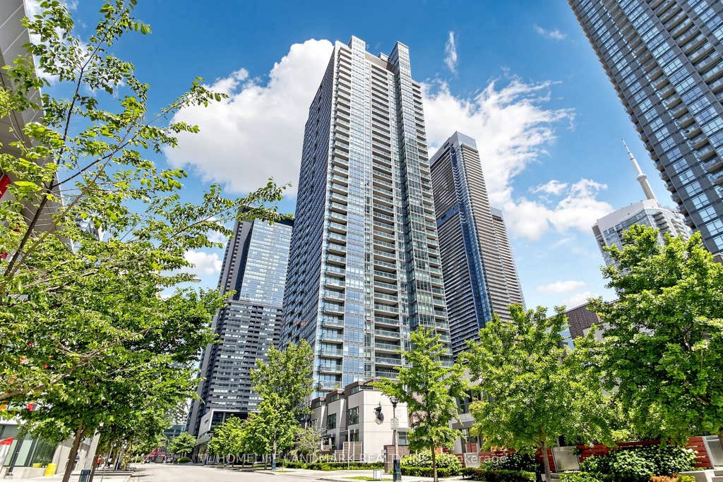 Photo of 15 Fort York Boulevard #2811, Toronto, ON M5V 3Y4 (MLS # C13246500)