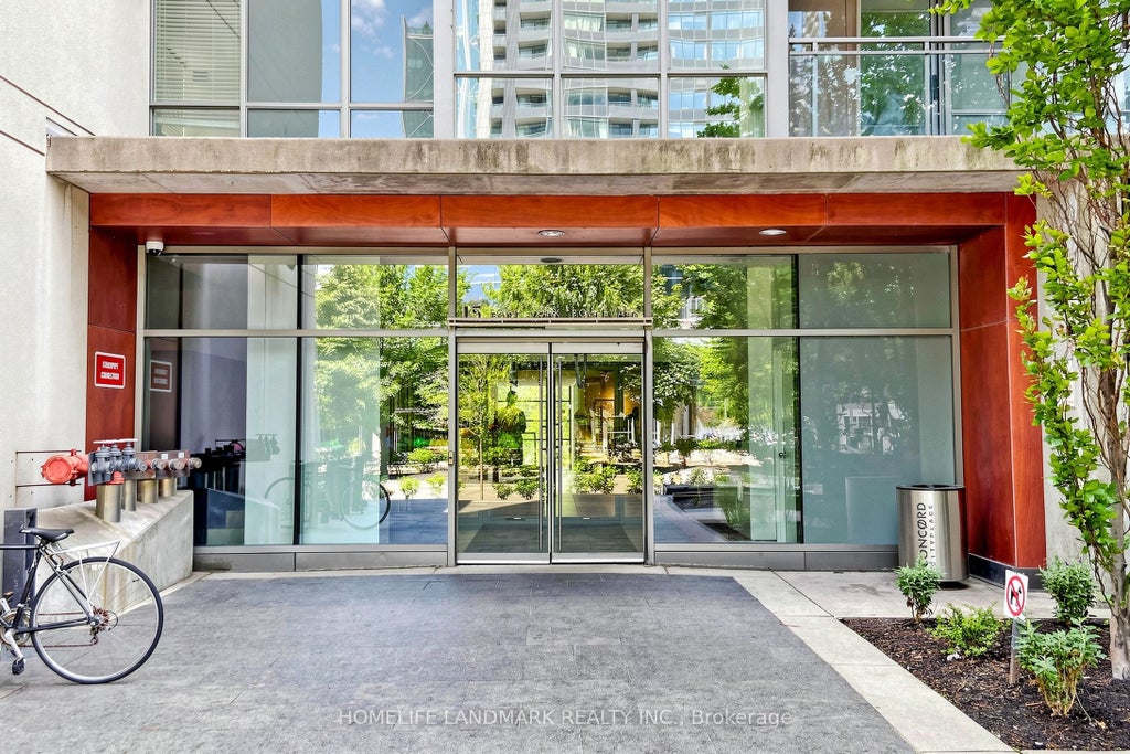 Photo of 15 Fort York Boulevard #2811, Toronto, ON M5V 3Y4 (MLS # C13246500)