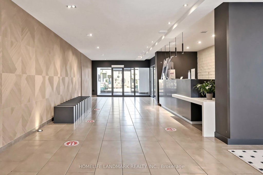 Photo of 15 Fort York Boulevard #2811, Toronto, ON M5V 3Y4 (MLS # C13246500)