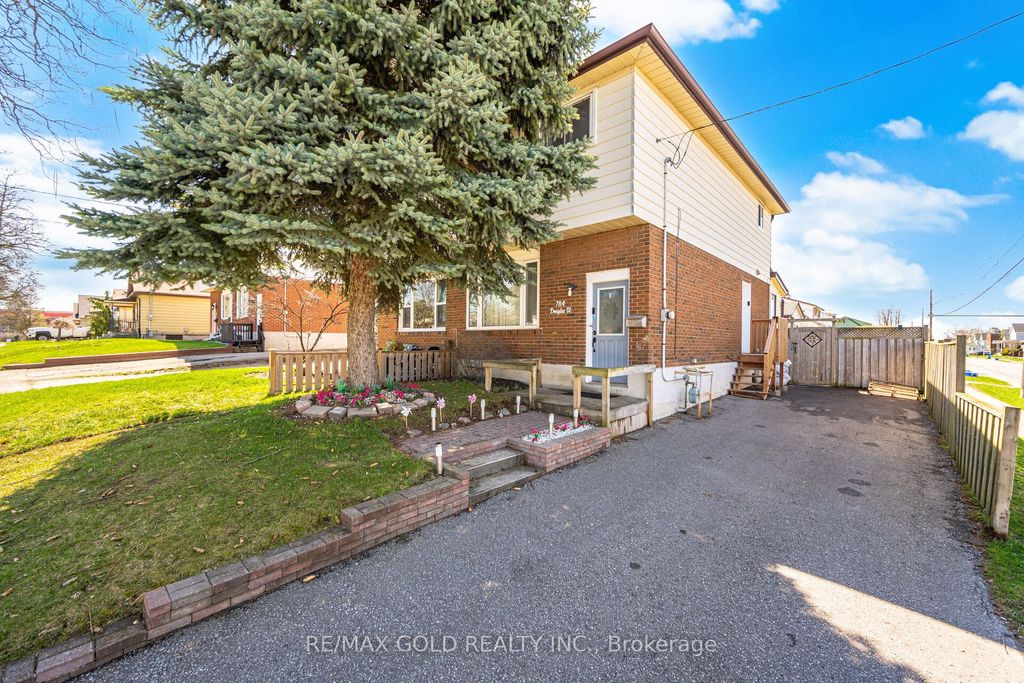 Photo of 784 Douglas Street, Oshawa, ON L1H 5C9 (MLS # E13038348)