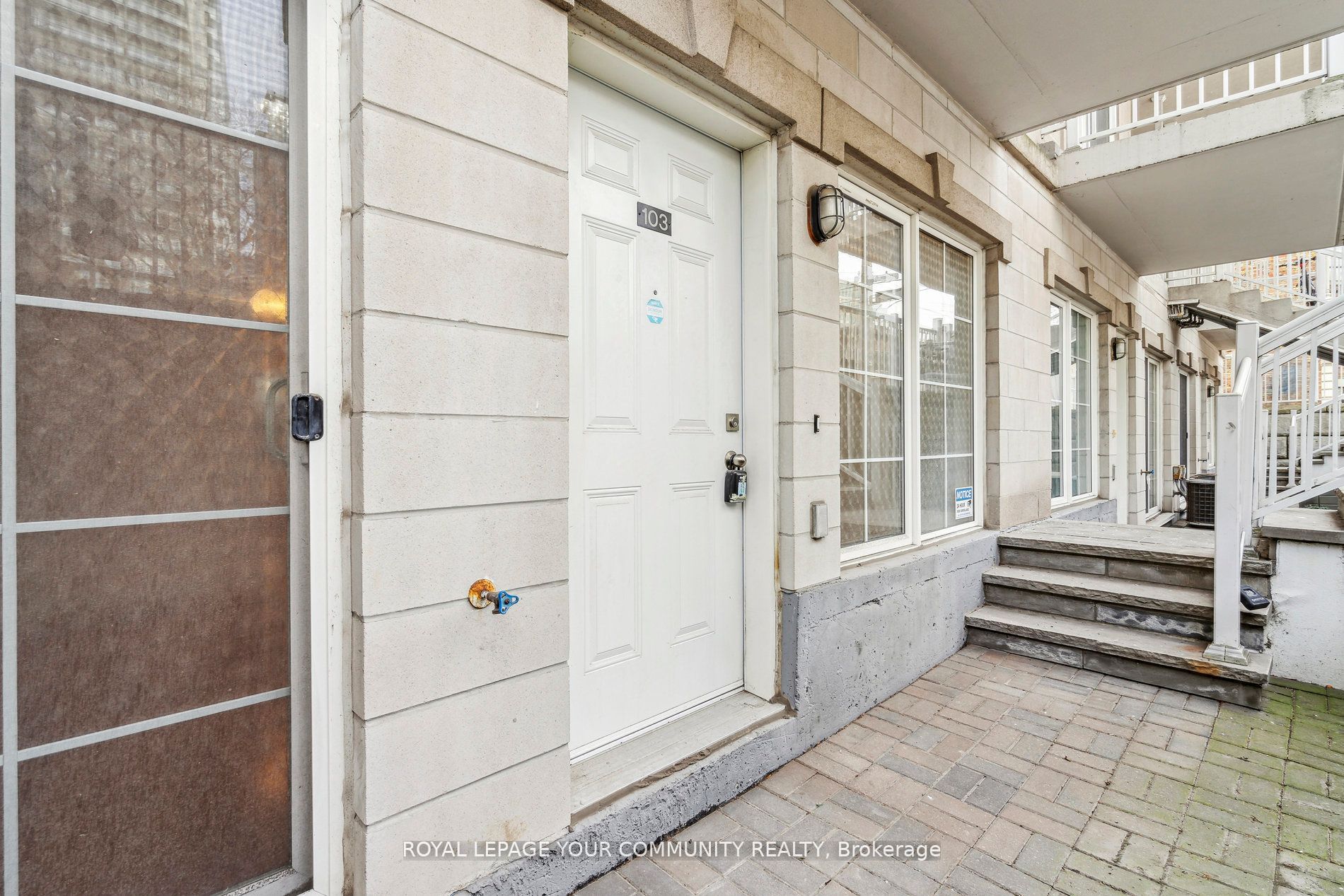 207 Wellesley Street E 103