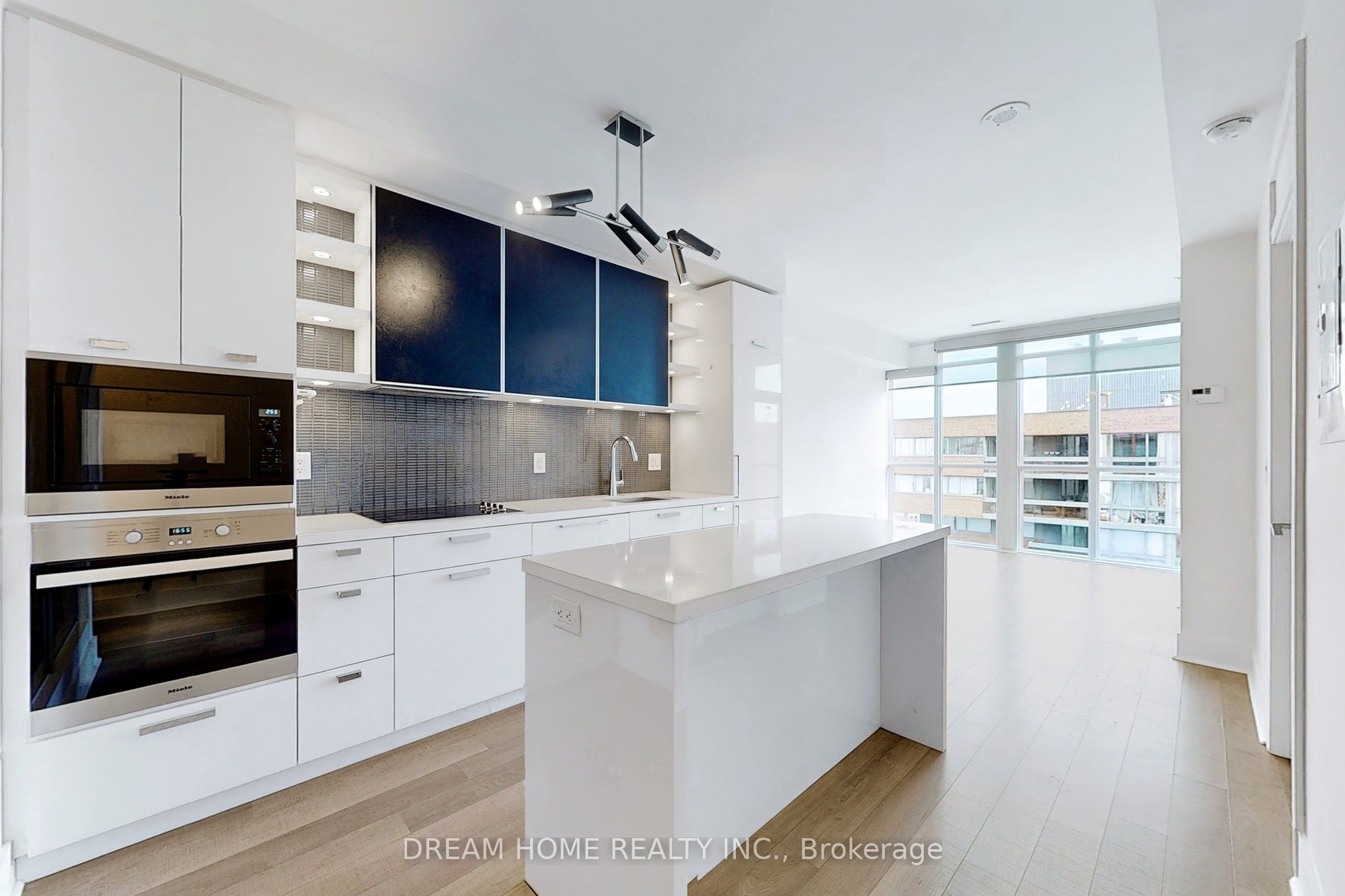 32 Davenport Road 1306
