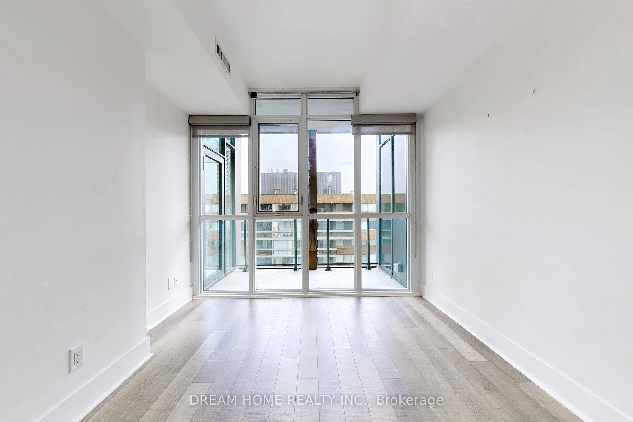 32 Davenport Road 1306