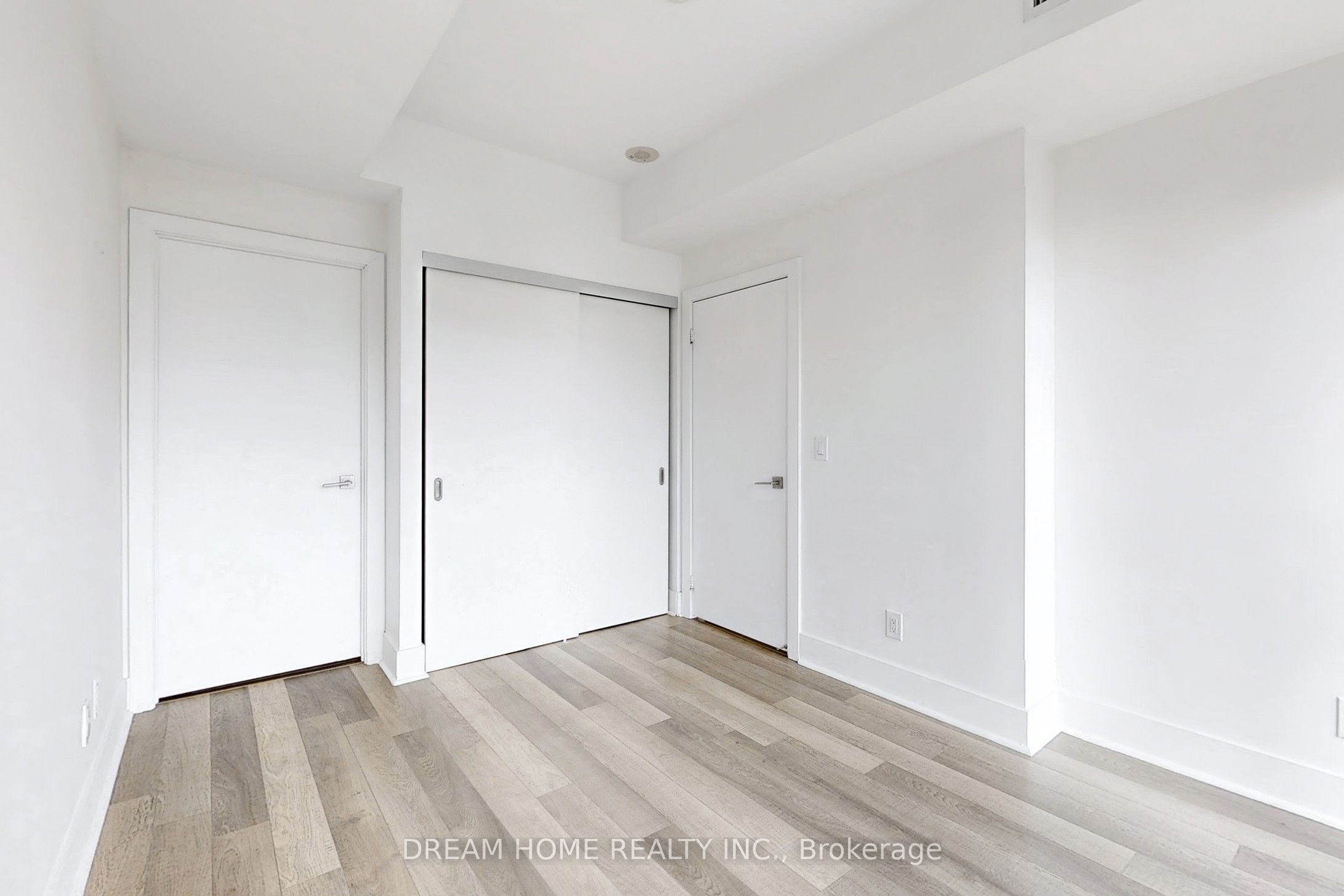 32 Davenport Road 1306