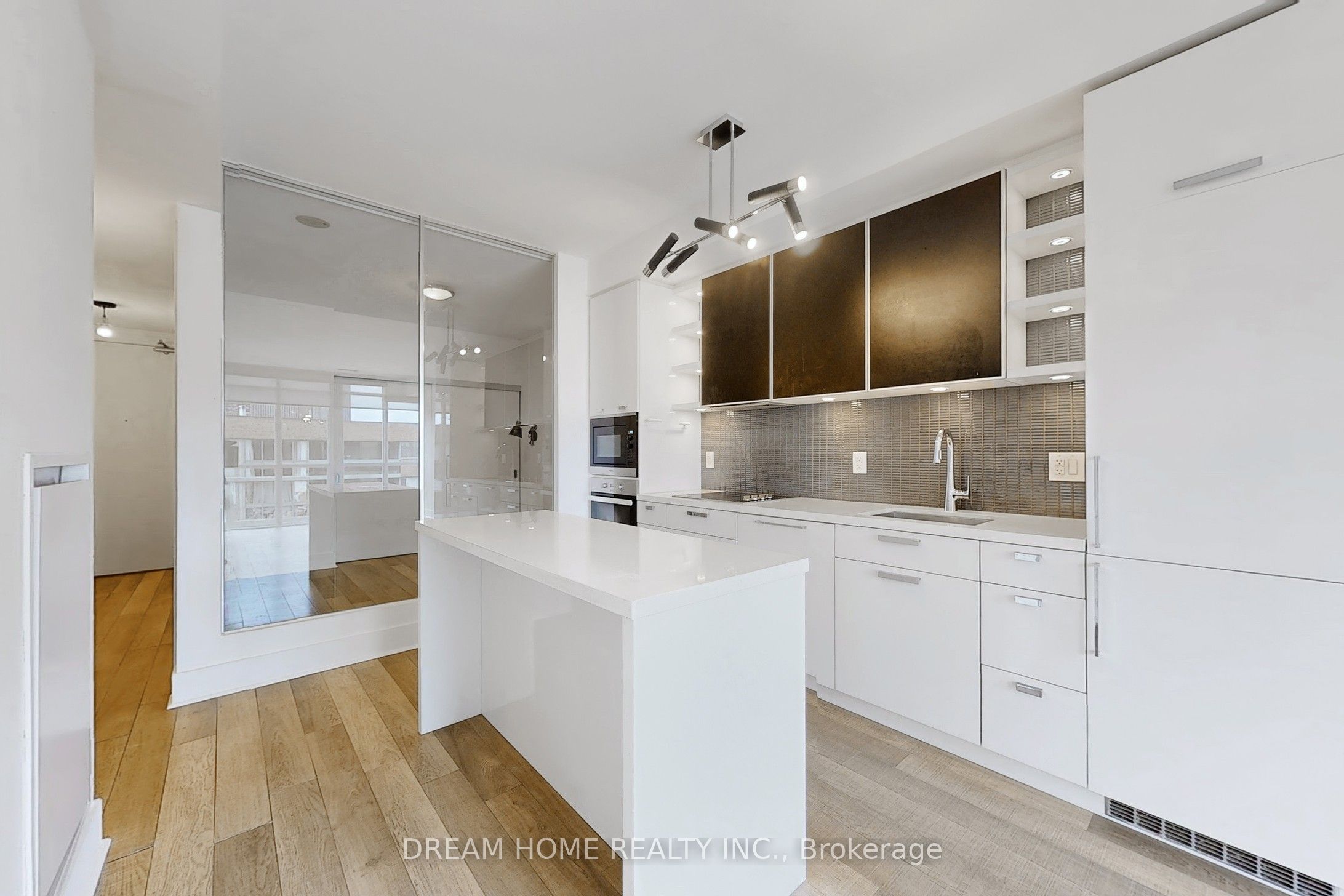 32 Davenport Road 1306