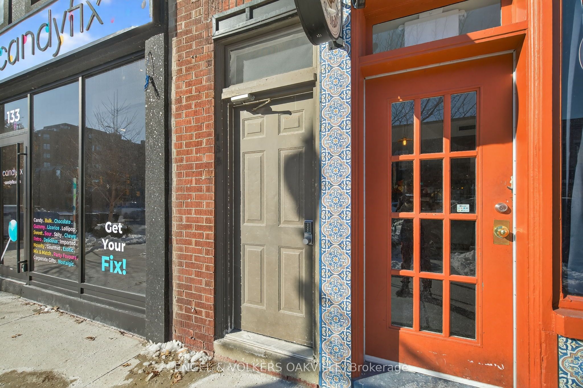 131 Lakeshore Road E 4