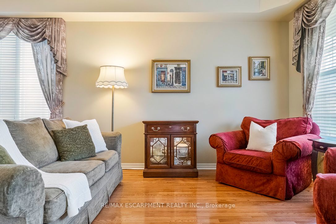 2464 PEBBLESTONE Court