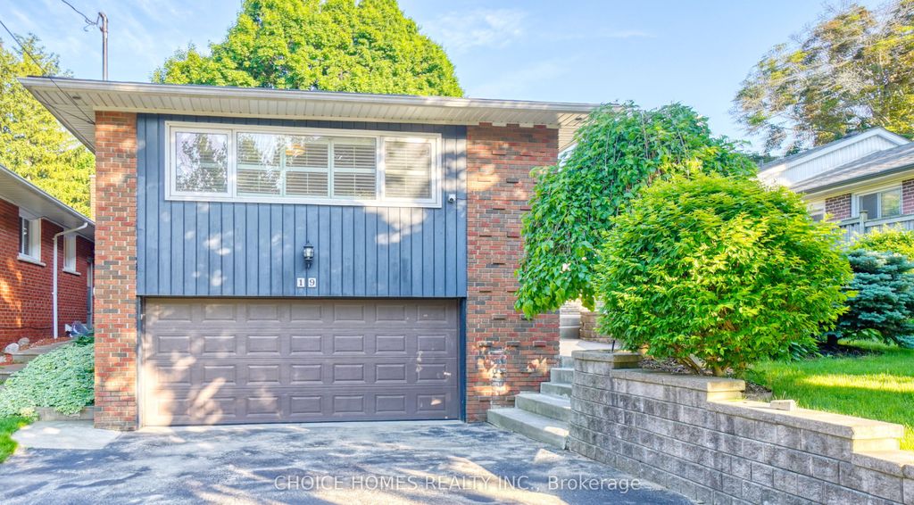 Photo of 19 Landfair Crescent, Toronto, ON M1J 3A6 (MLS # E13017932)