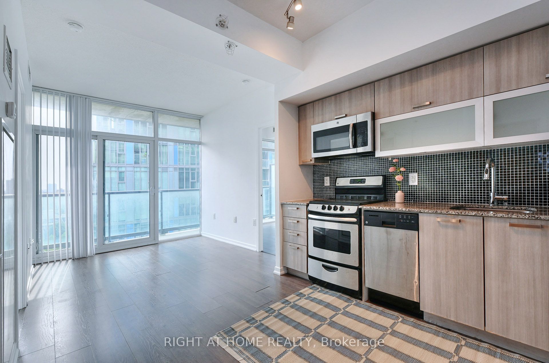 36 Lisgar Street 1511