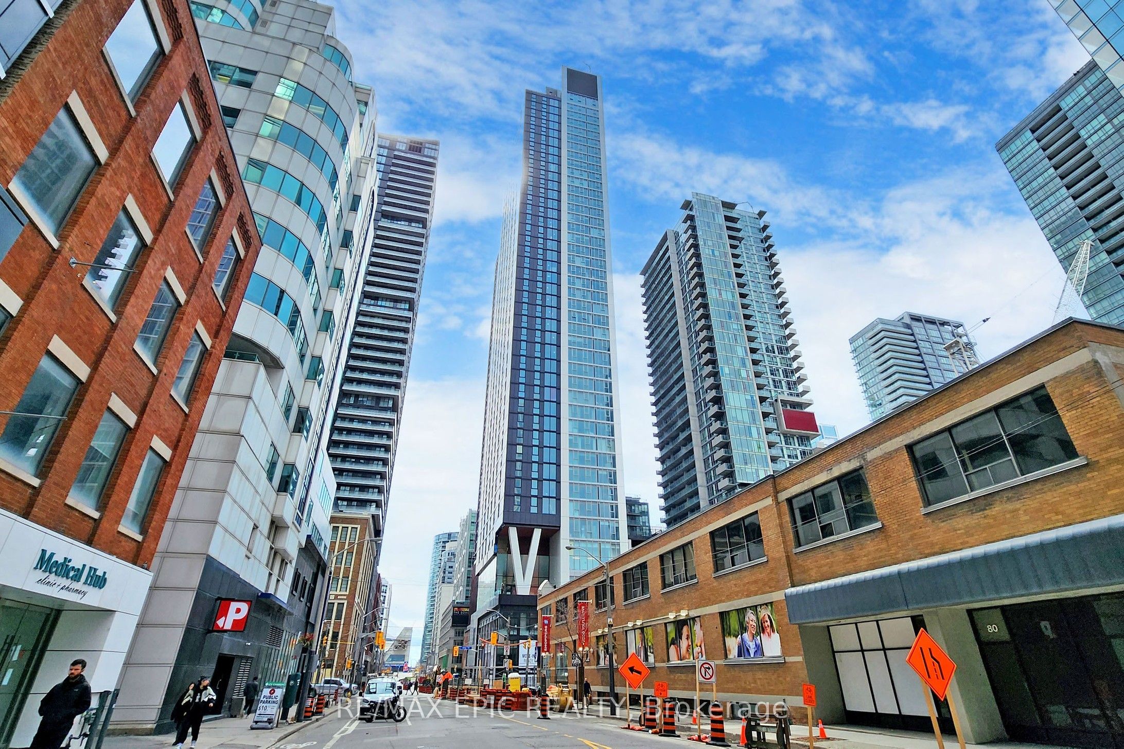 357 King Street W 2906