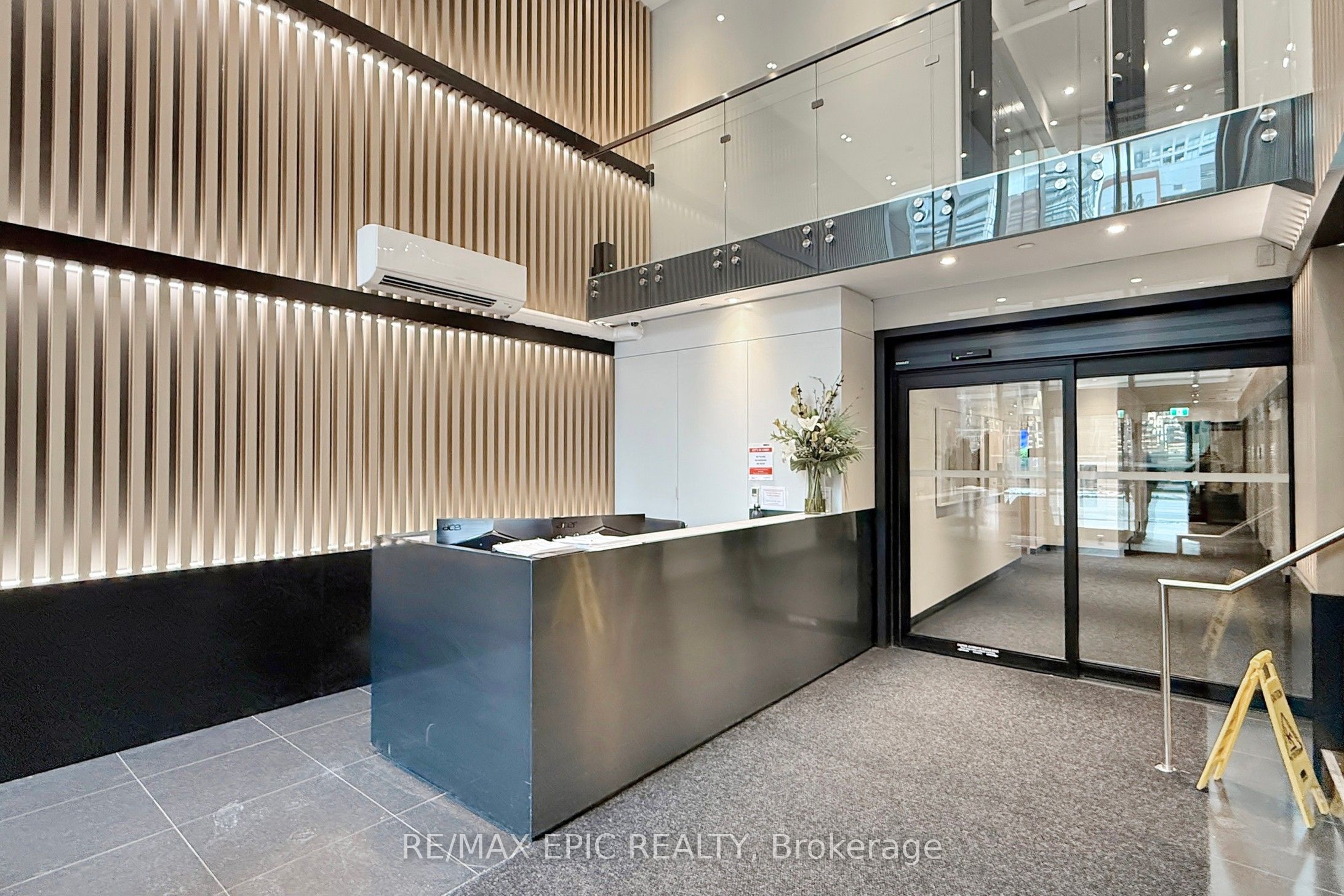 357 King Street W 2906