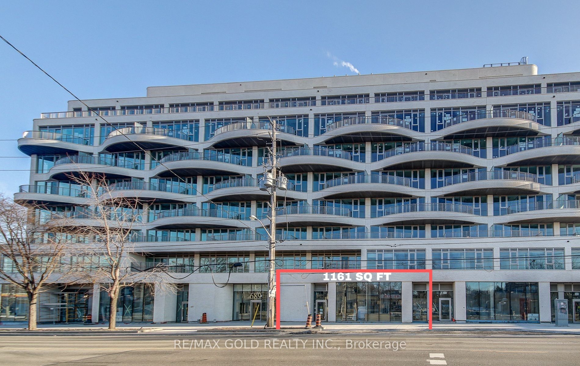 689 The Queens Way E 2