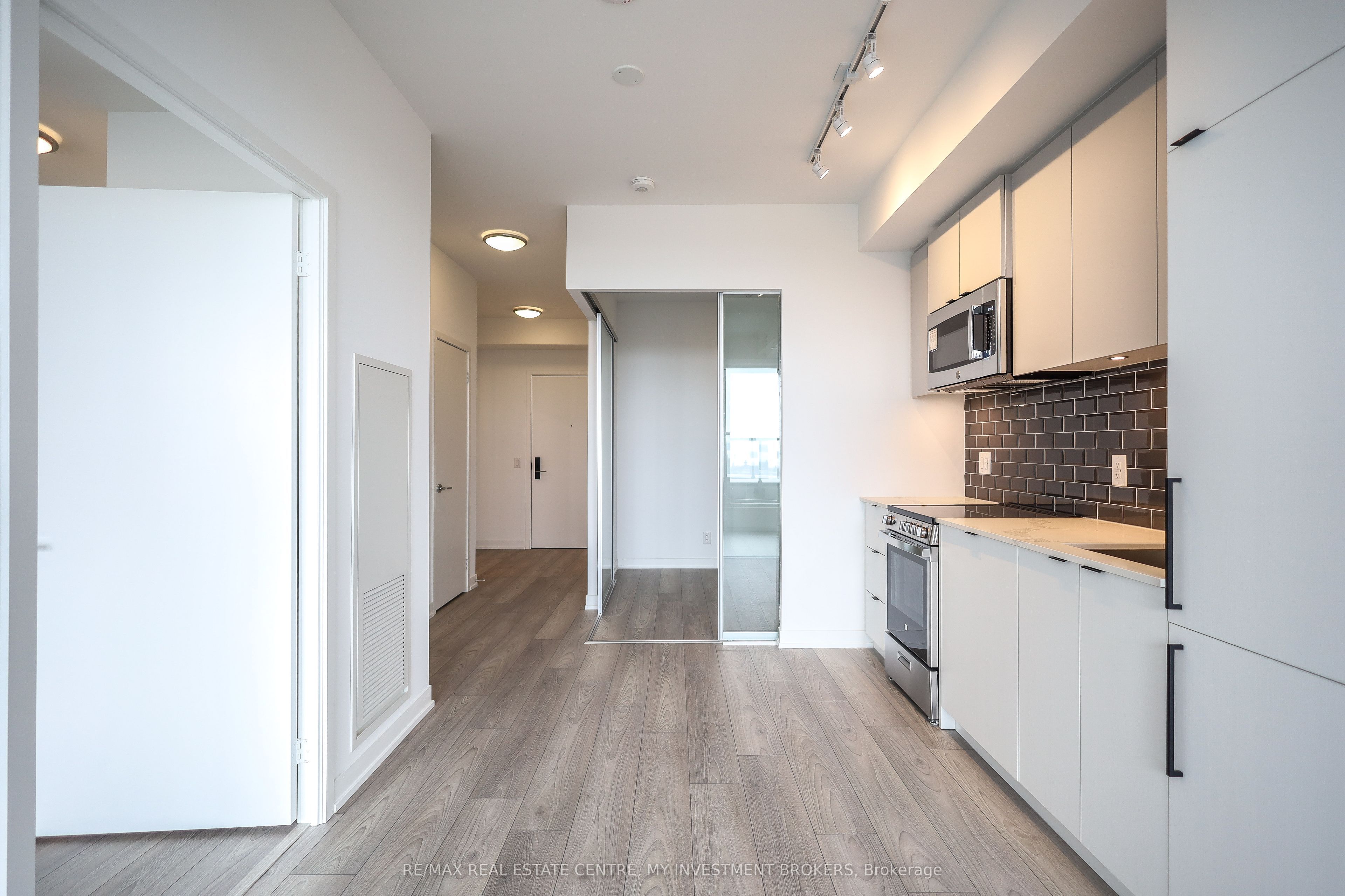 285 Dufferin Street 915