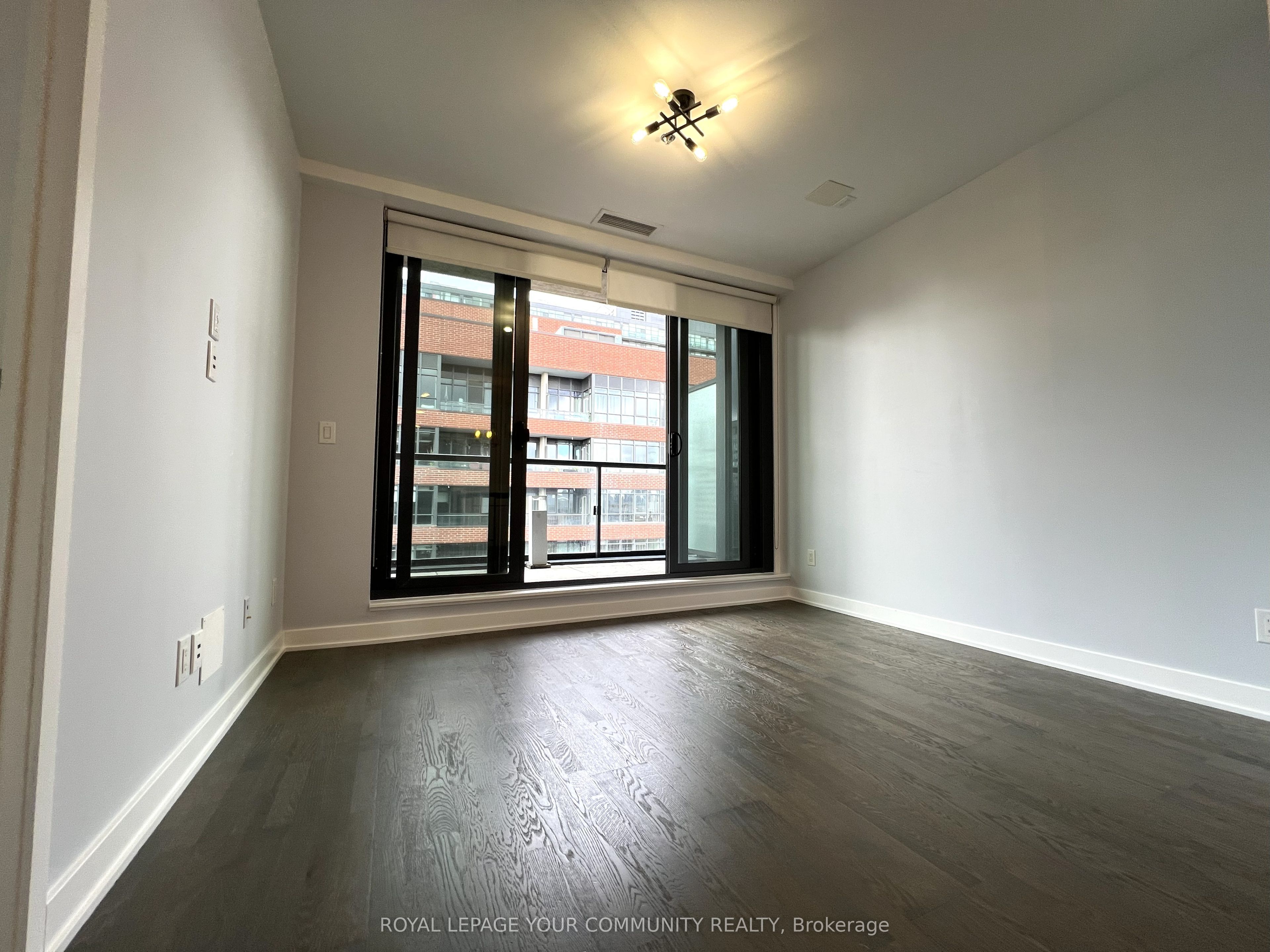 8 Dovercourt Road 1105