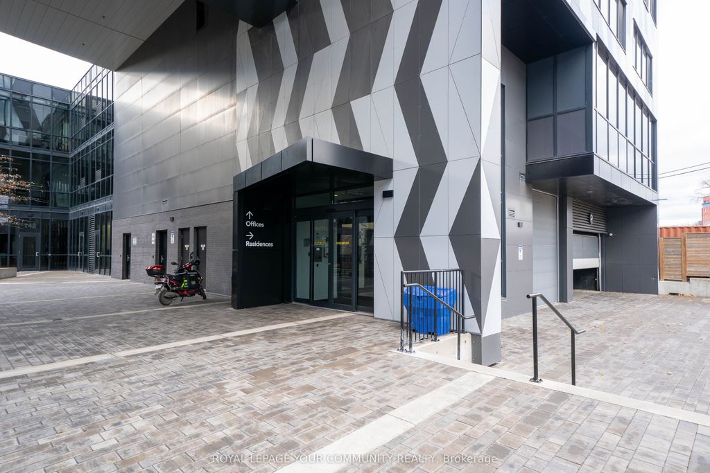 Photo of 138 St. Helens Avenue #602, Toronto, ON M6H 0B8 (MLS # C12581876)