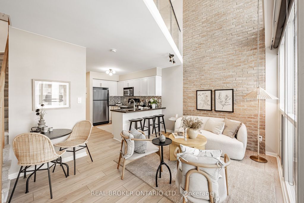 Photo of 1029 King Street W #612, Toronto, ON M6K 3M2 (MLS # C12413788)
