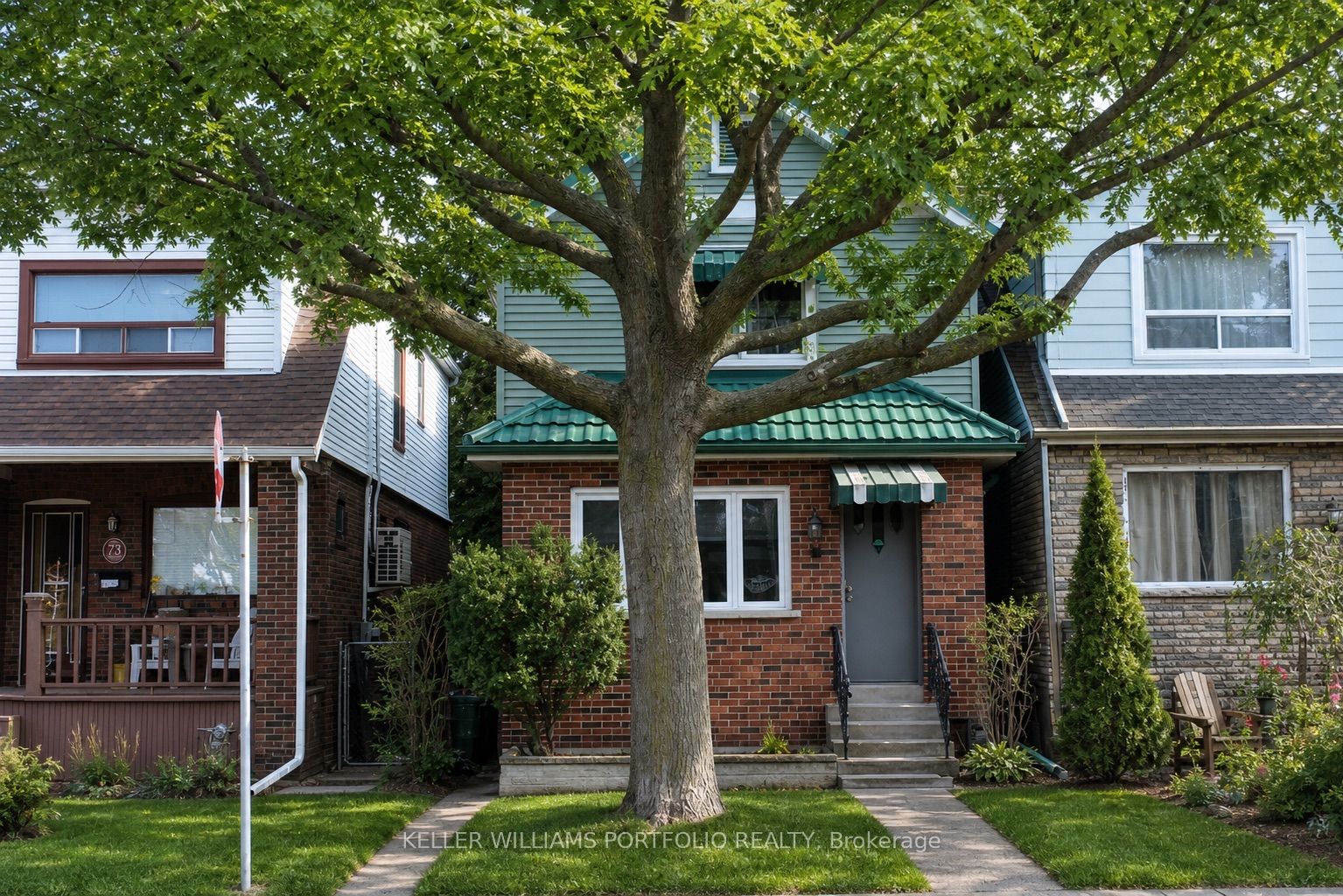 4 Bedroom with 2 kitchens and walkout