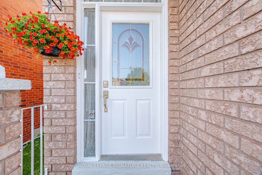Photo of 459 Wildgrass Road, Mississauga, ON L5B 4H5 (MLS # W13547590)