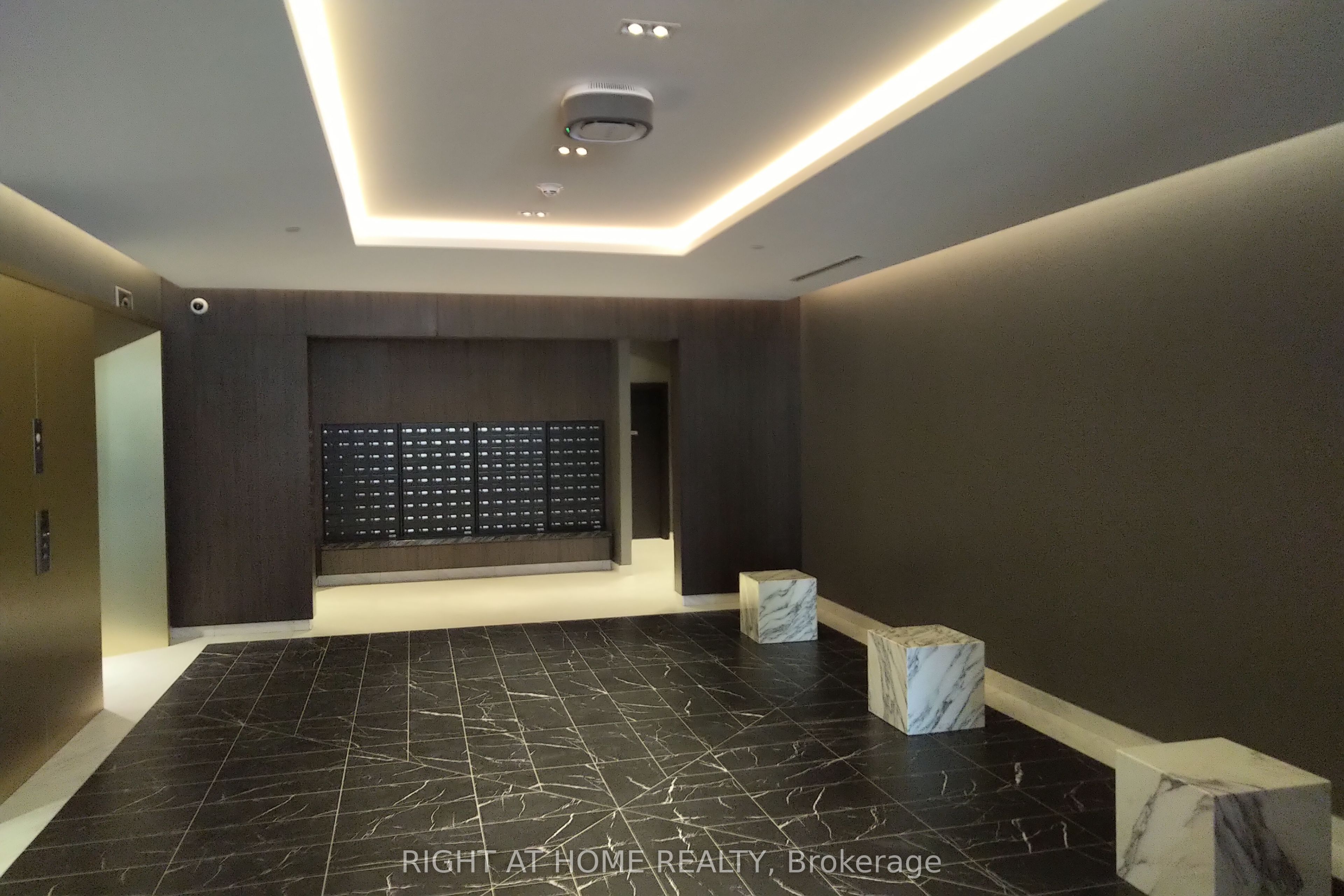 500 Dupont Street 506