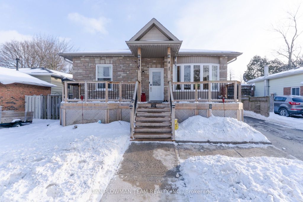 Photo of 929 Dublin Street, Whitby, ON L1N 1Y9 (MLS # E12784152)