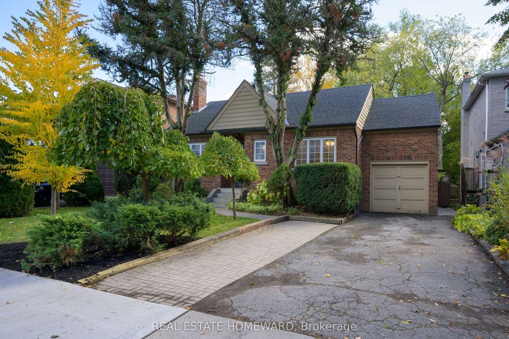 Photo of 59 Parkview Hill Crescent, Toronto, ON M4B 1R1 (MLS # E12913704)