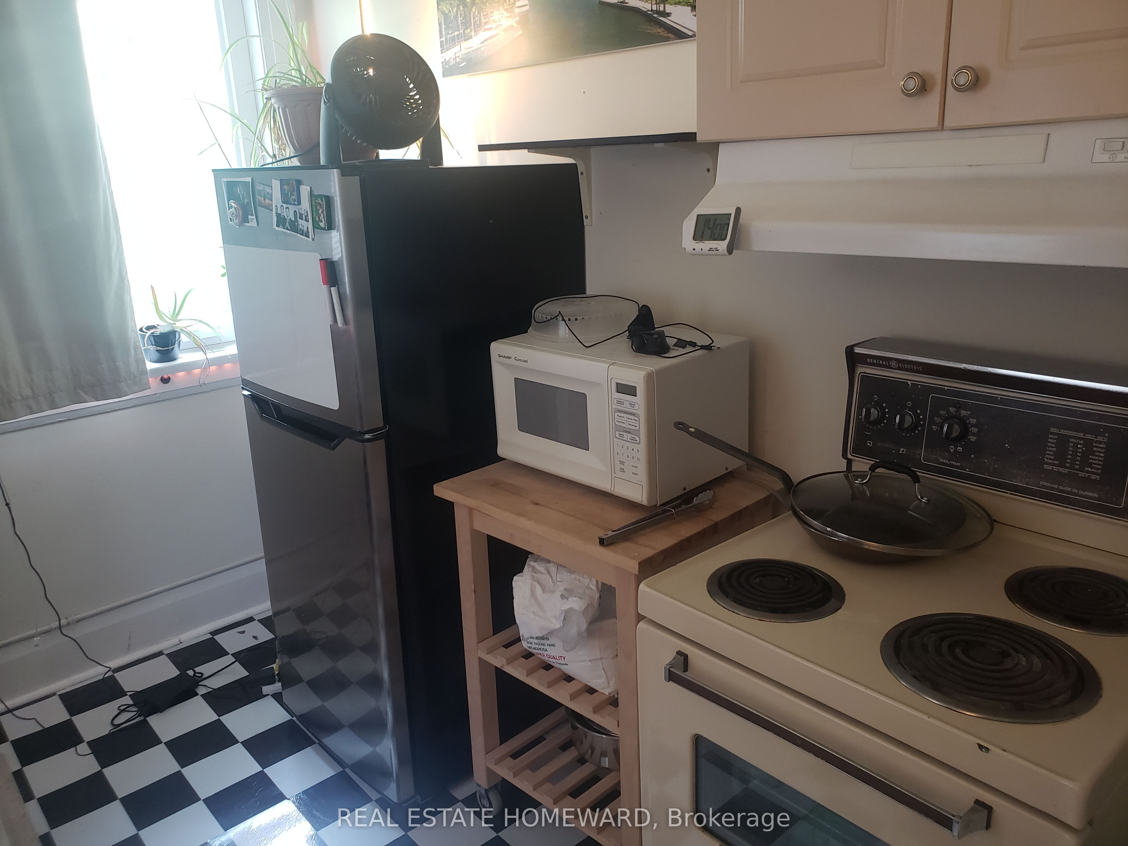 459 Parkside Drive D-2nd flr Front