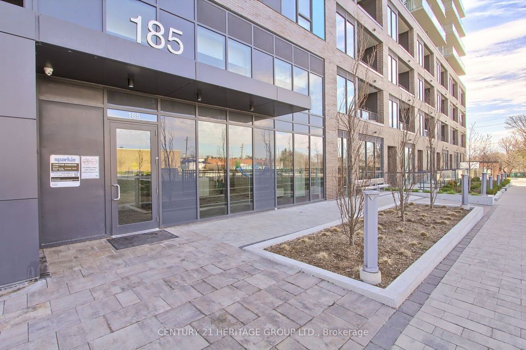 Photo of 185 Deerfield Road #503, Newmarket, ON L3Y 0G7 (MLS # N13042998)