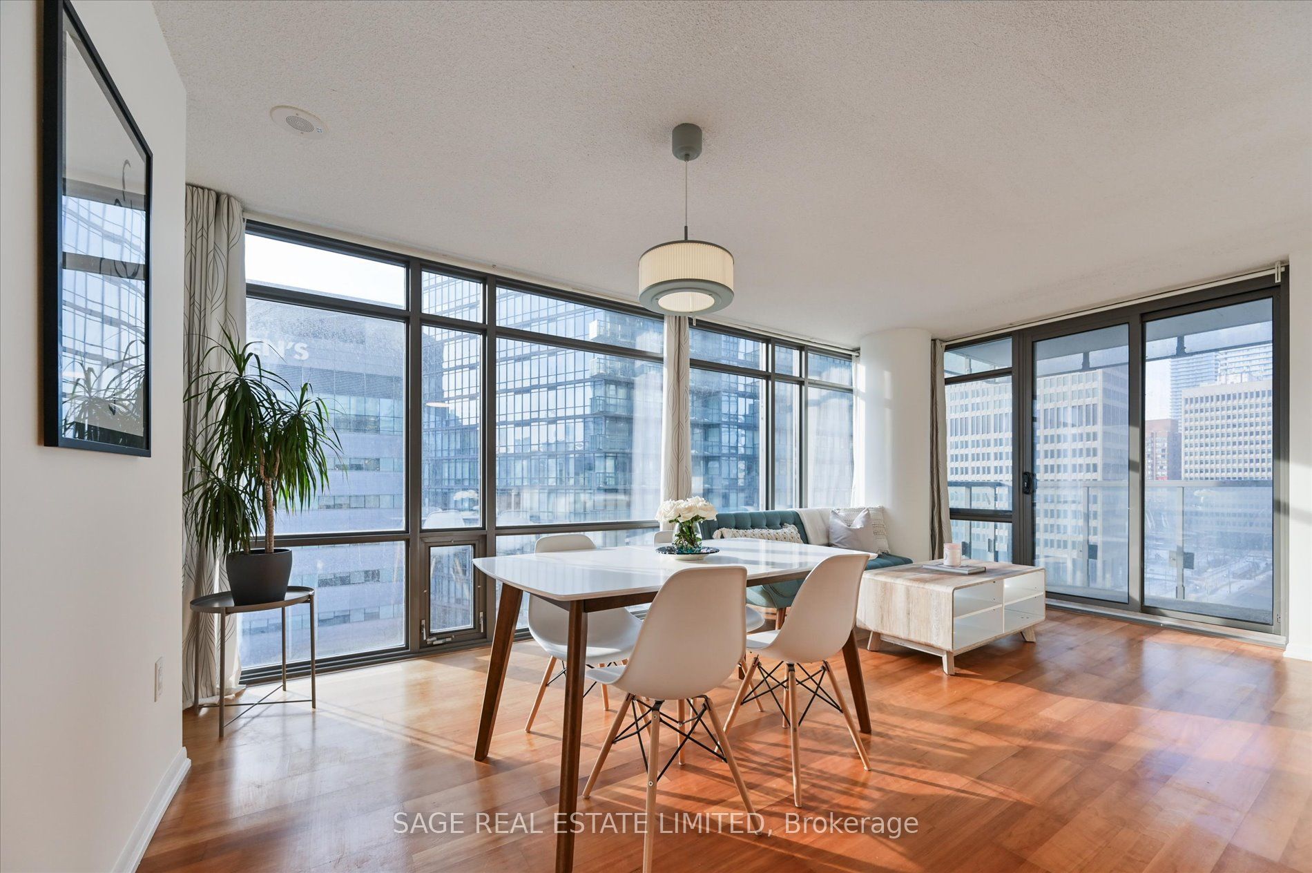 38 Grenville Street 902