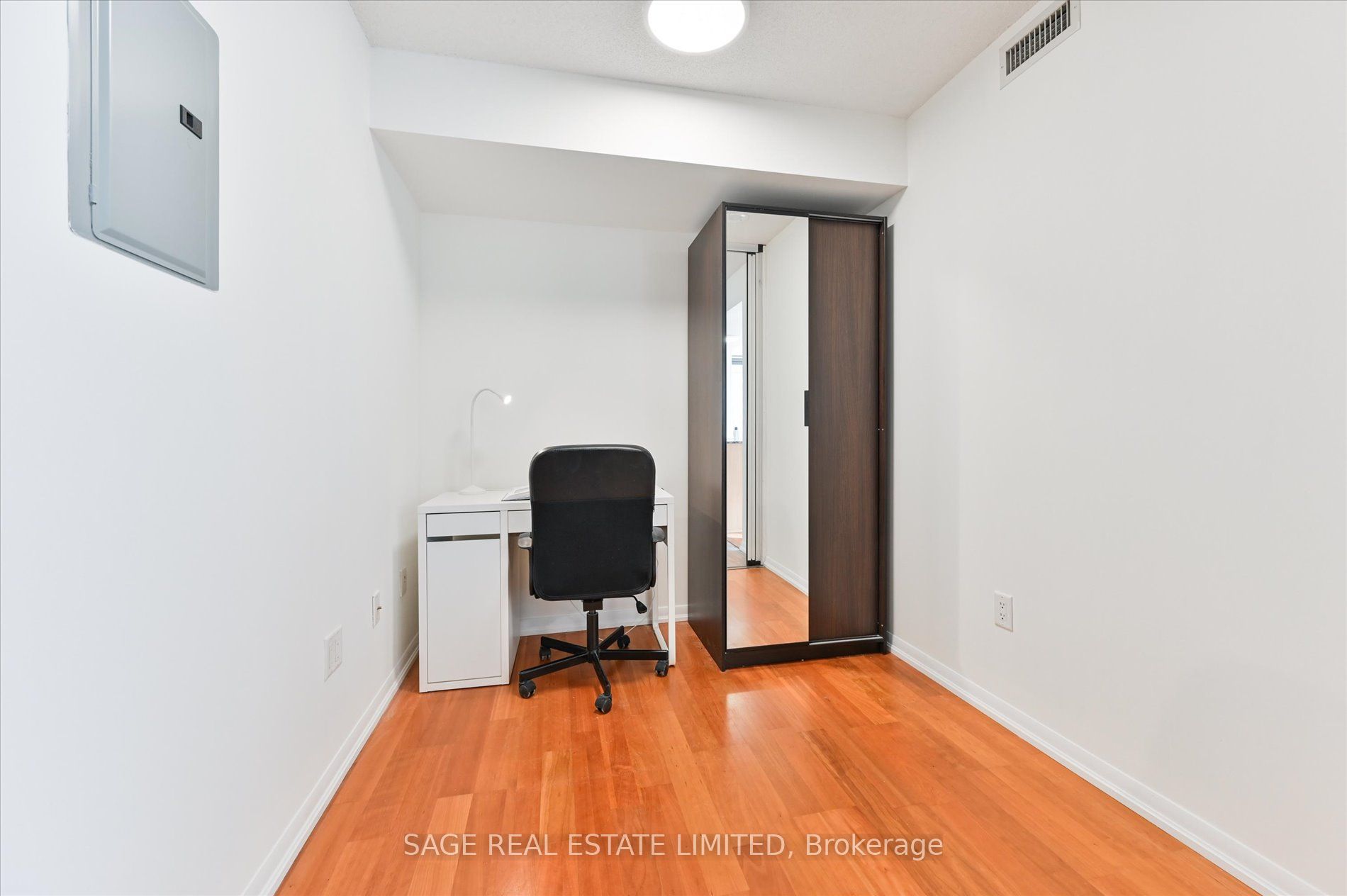 38 Grenville Street 902