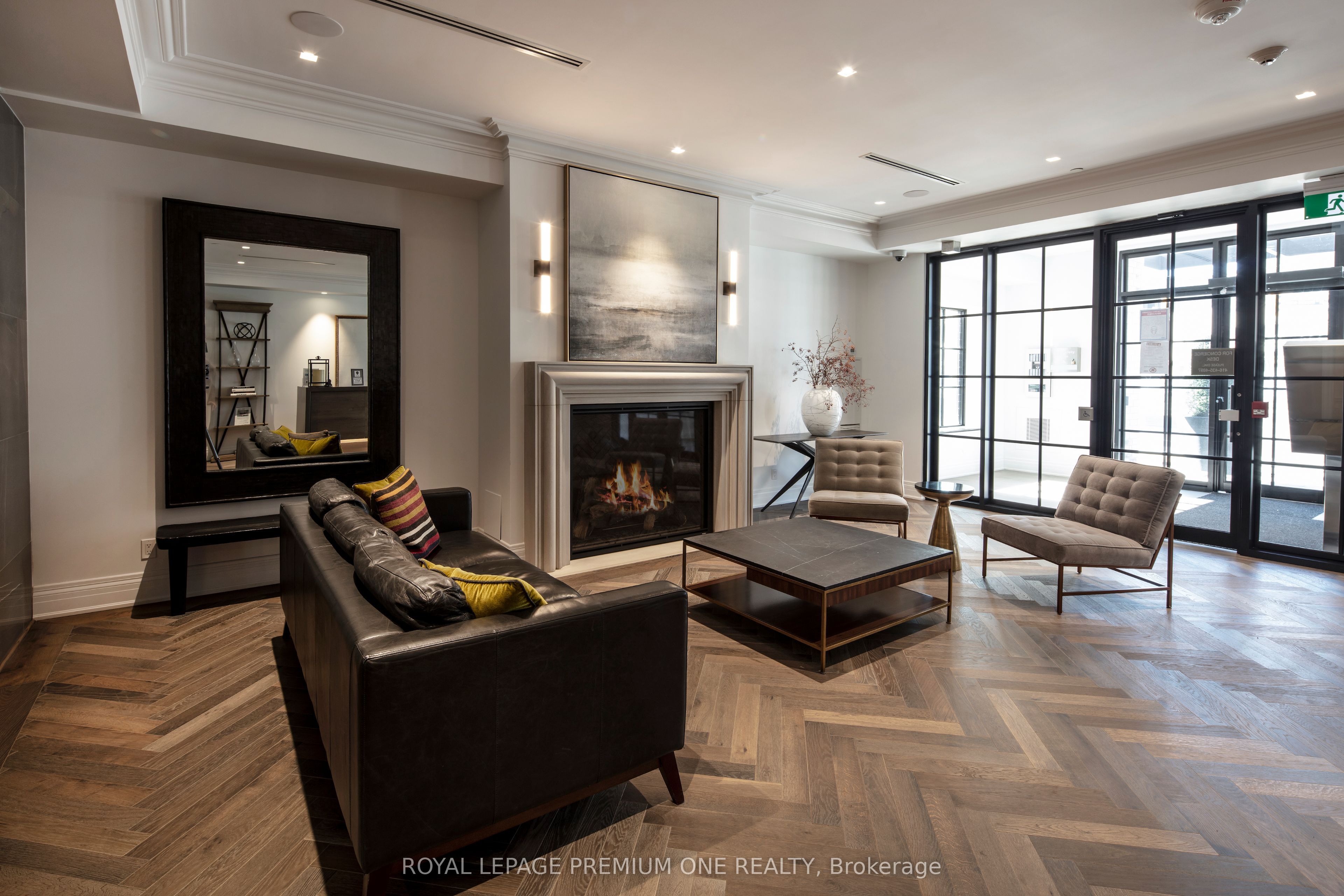 571 Prince Edward Drive N 401