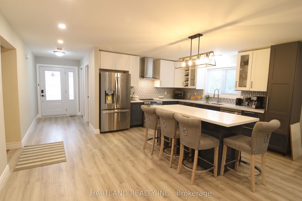 Photo of 22 Berkely Street, Wasaga Beach, ON L9Z 2N6 (MLS # S13081774)