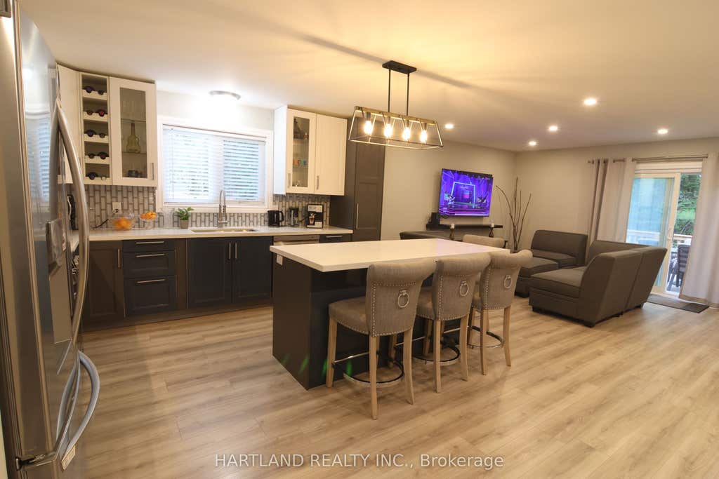 Photo of 22 Berkely Street, Wasaga Beach, ON L9Z 2N6 (MLS # S13081774)