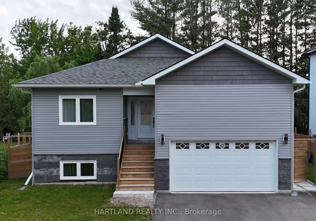 Photo of 22 Berkely Street, Wasaga Beach, ON L9Z 2N6 (MLS # S13081774)