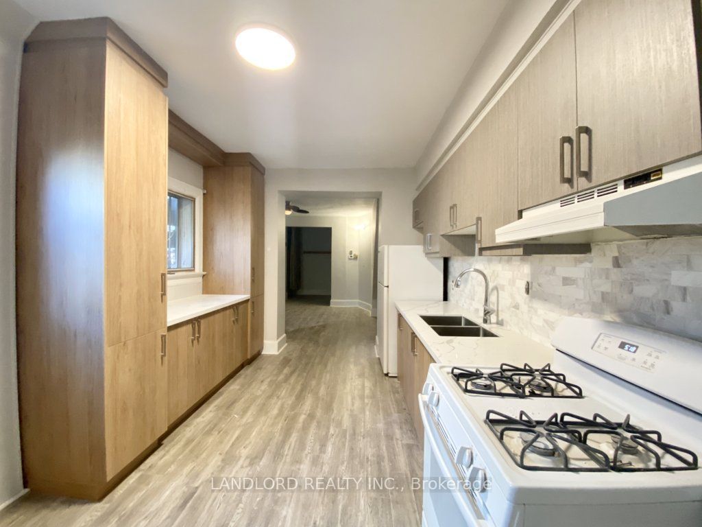 1078 College Street Main