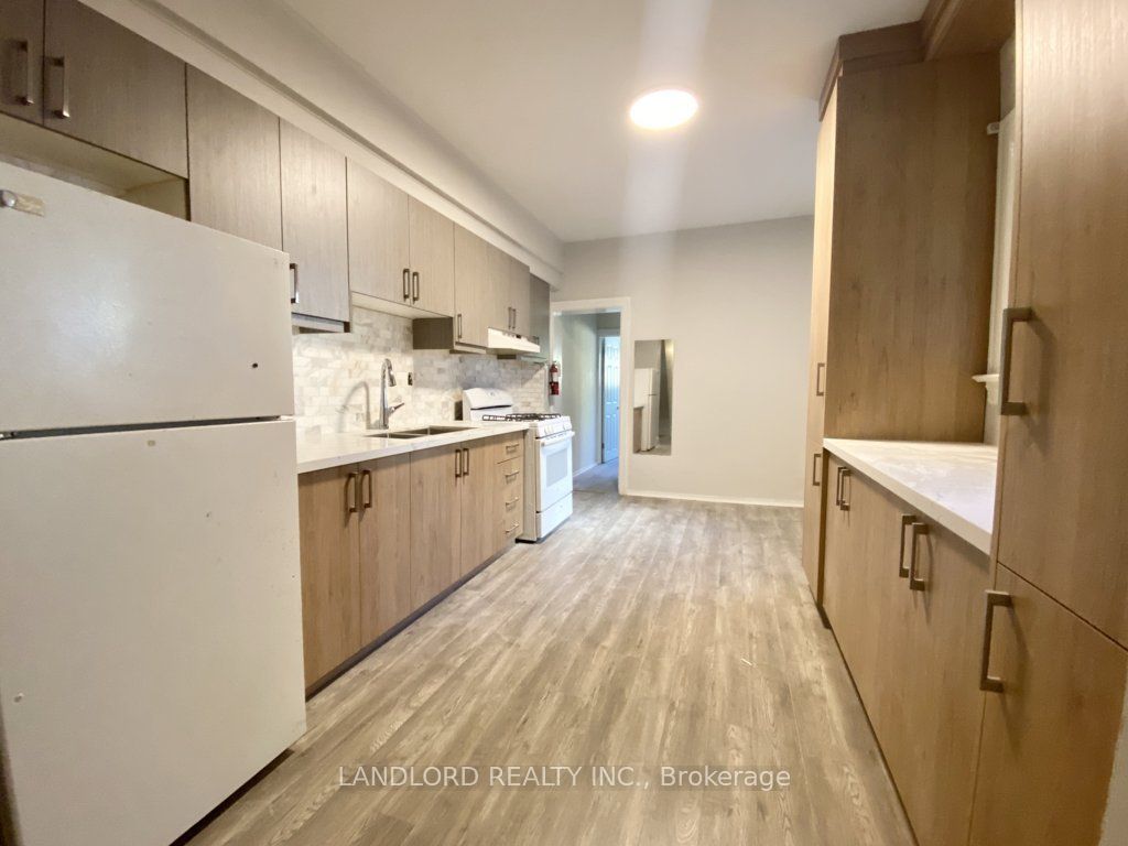 1078 College Street Main