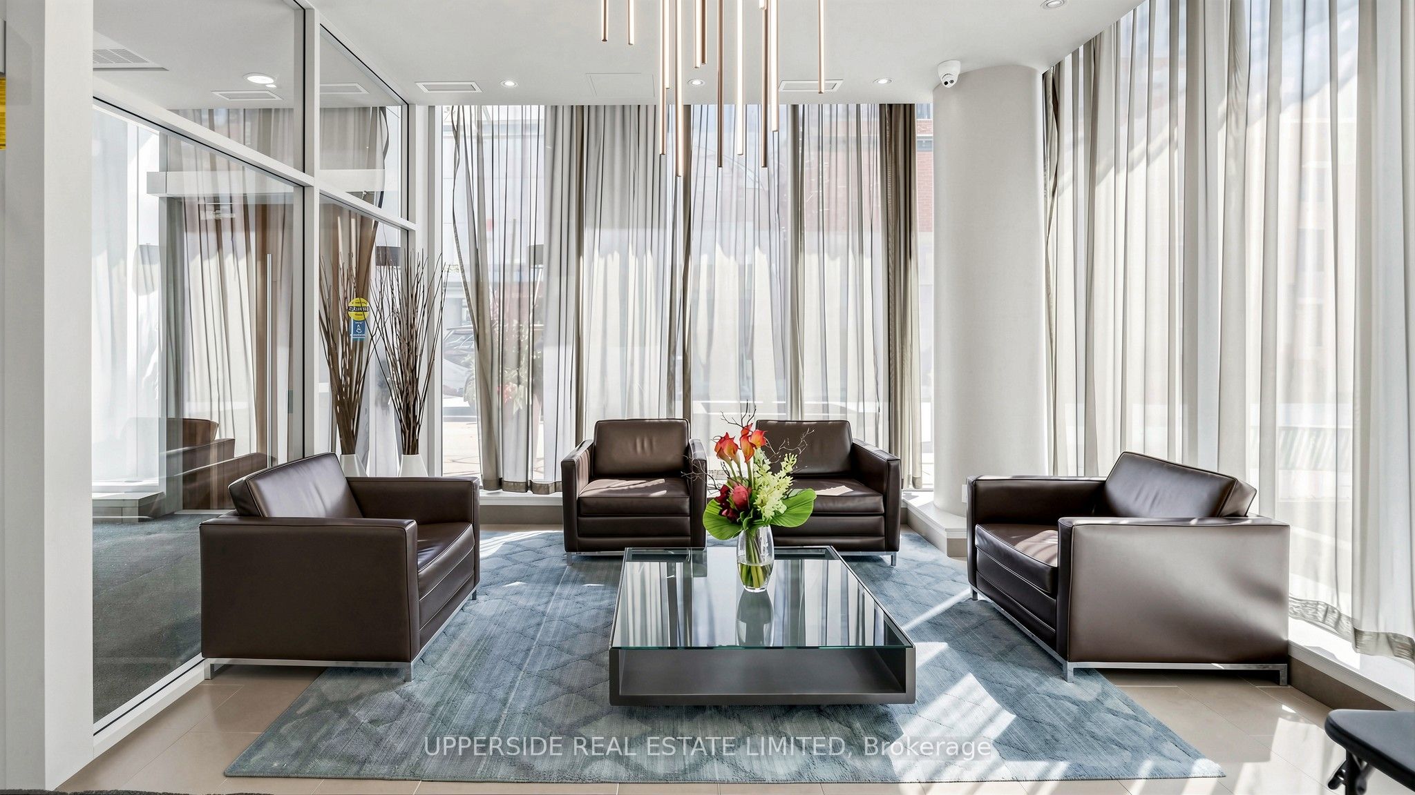 126 Simcoe Street 607