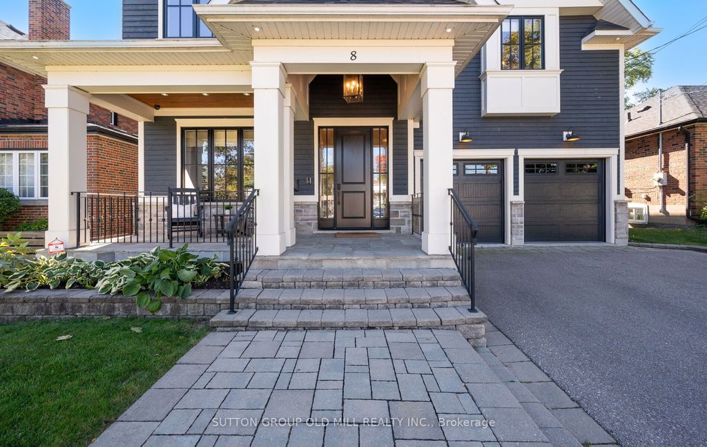 Photo of 8 Cumberland Drive, Mississauga, ON L5G 3M6 (MLS # W12457908)