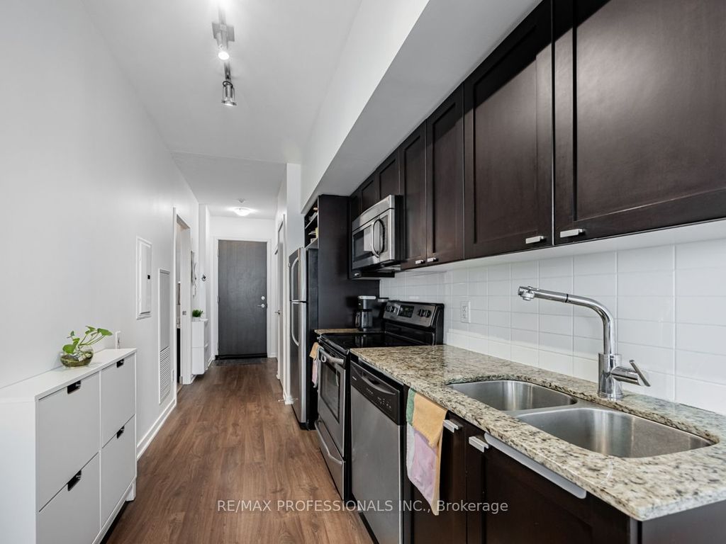 Photo of 105 The Queensway N/A #2113, Toronto, ON M6S 5B5 (MLS # W13096642)