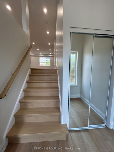 1570 Reeves Gate 7 Oakville ON L6M 3J3