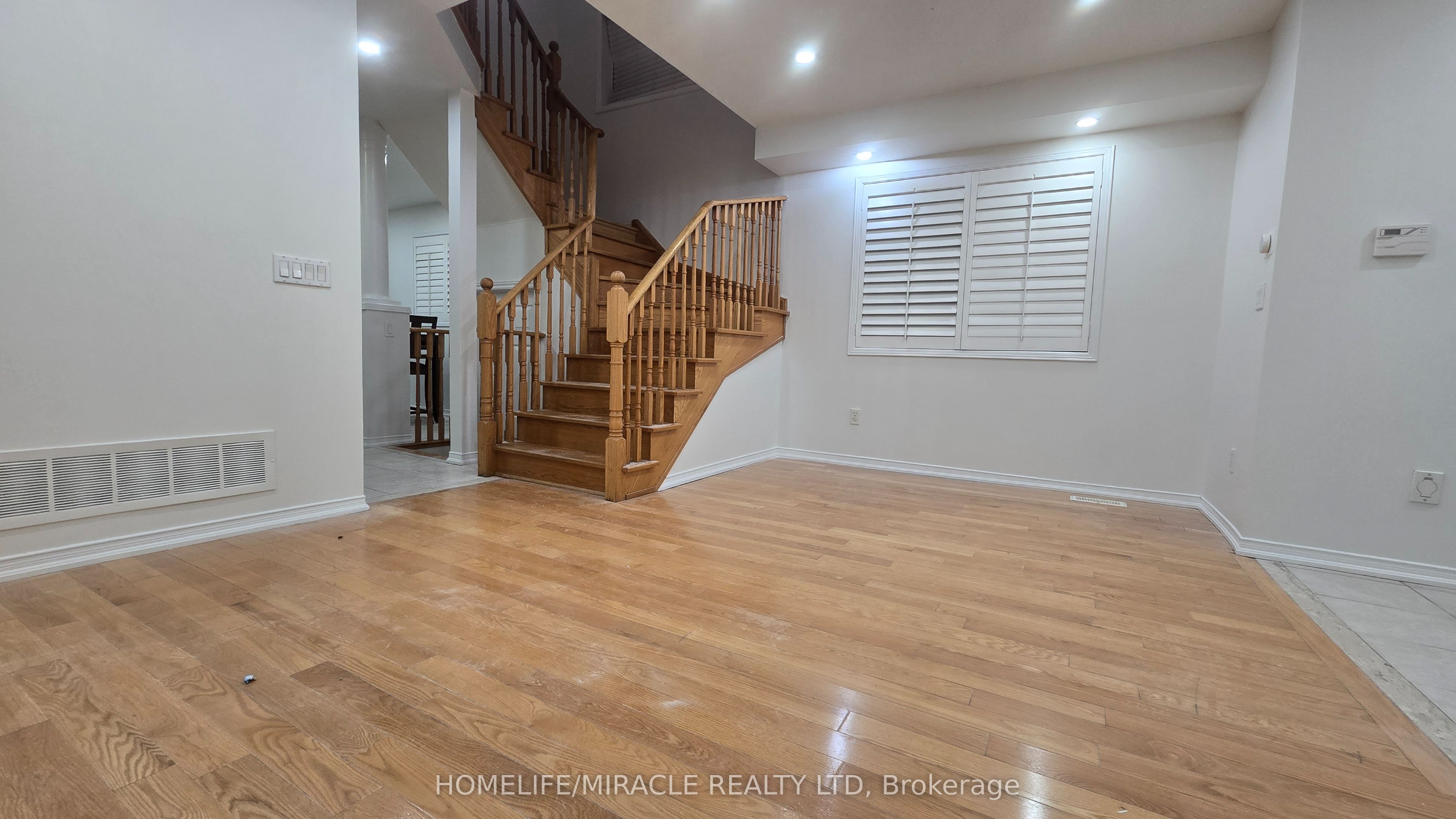 555 Garden Walk Upper