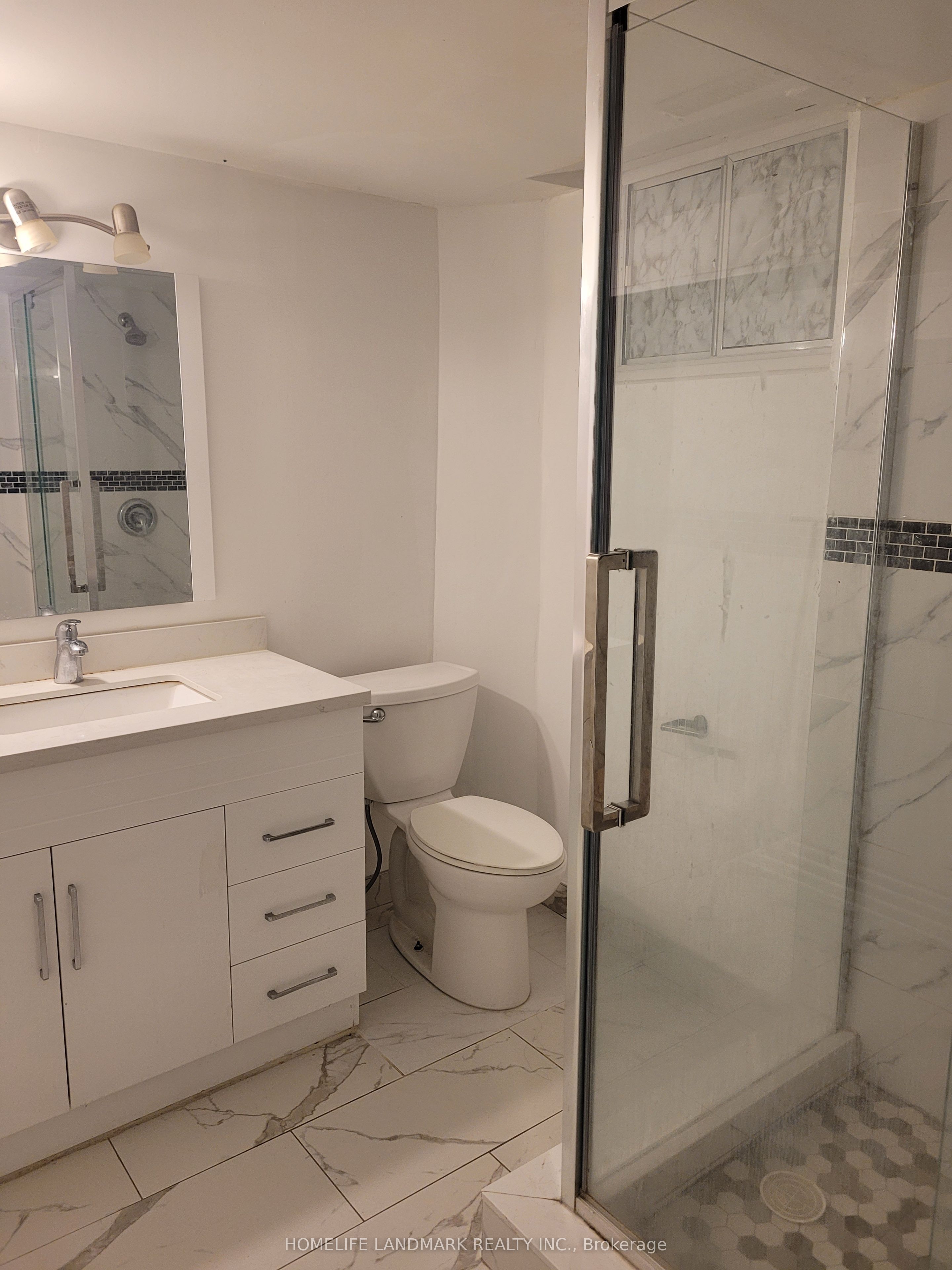 3249 Oakglade Crescent Lower