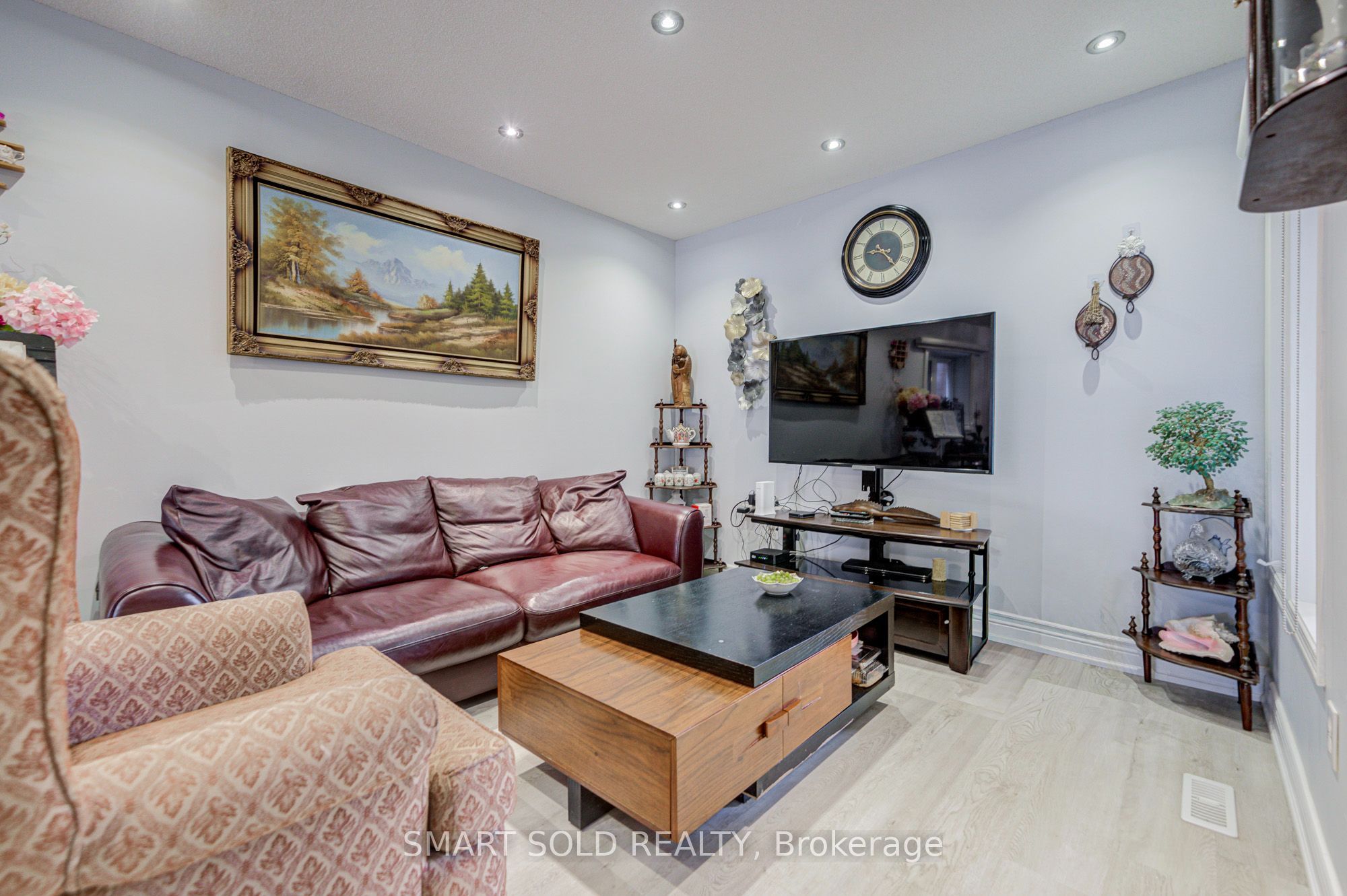 70 Connery Crescent