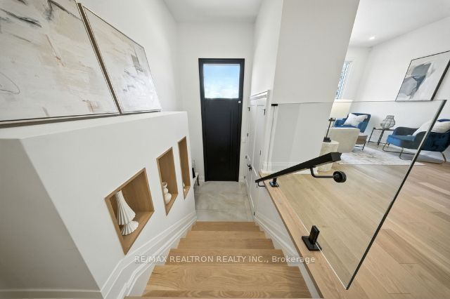 7B Bracebridge Avenue