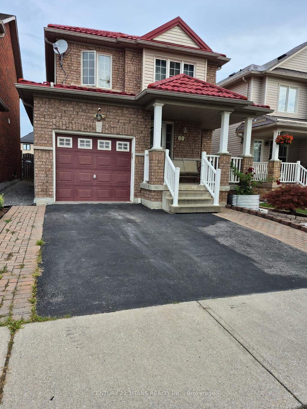 Photo of 69 Rampart Crescent, Whitby, ON L1P 1T7 (MLS # E13703930)
