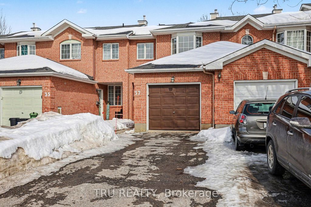 Photo of 37 Daventry Crescent, Barrhaven, ON K2J 4N6 (MLS # X12855878)