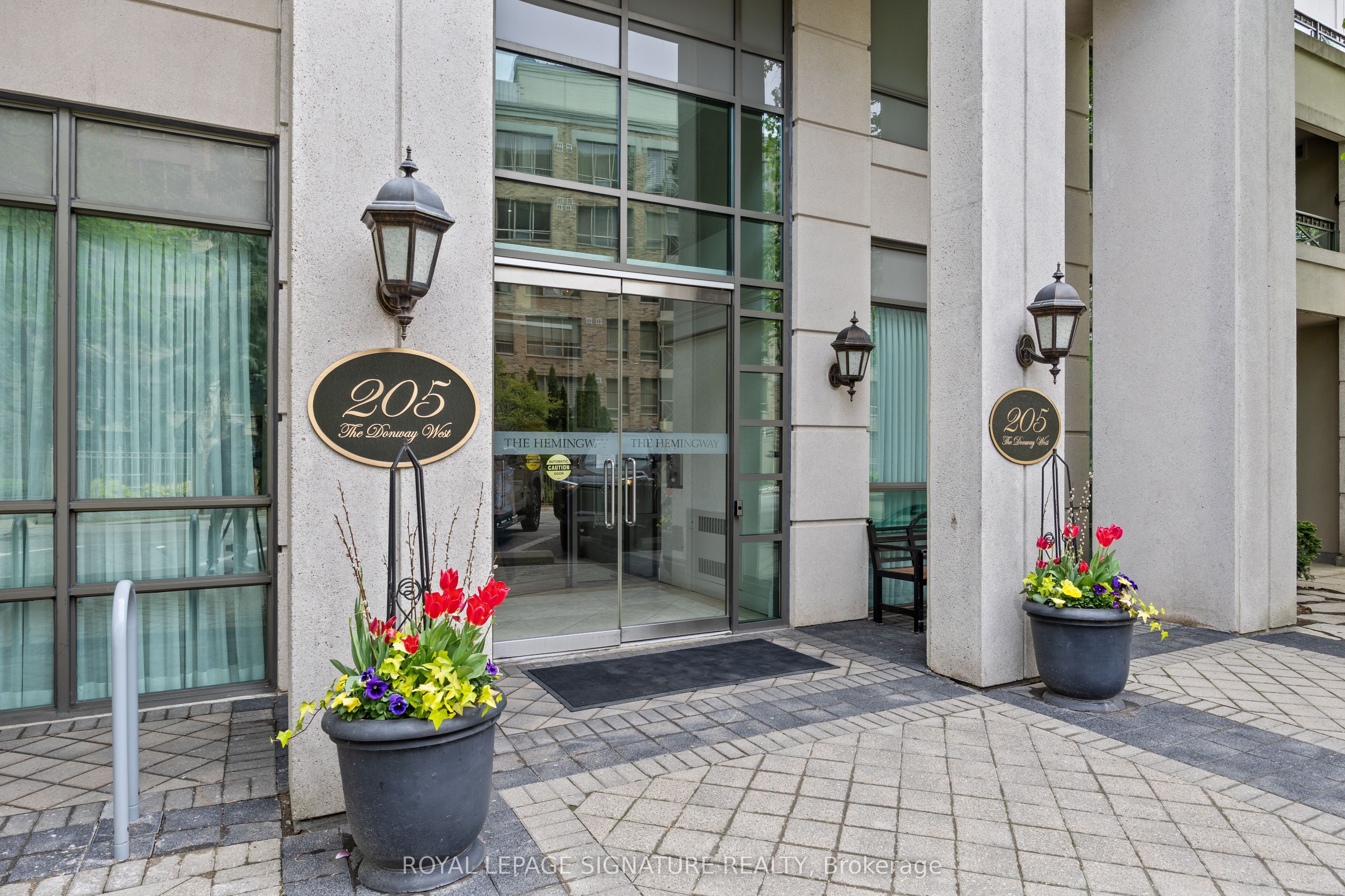 Toronto, ON M3B 3S5, Canada, 2 Bedrooms Bedrooms, ,1 BathroomBathrooms,Residential,Active,198357